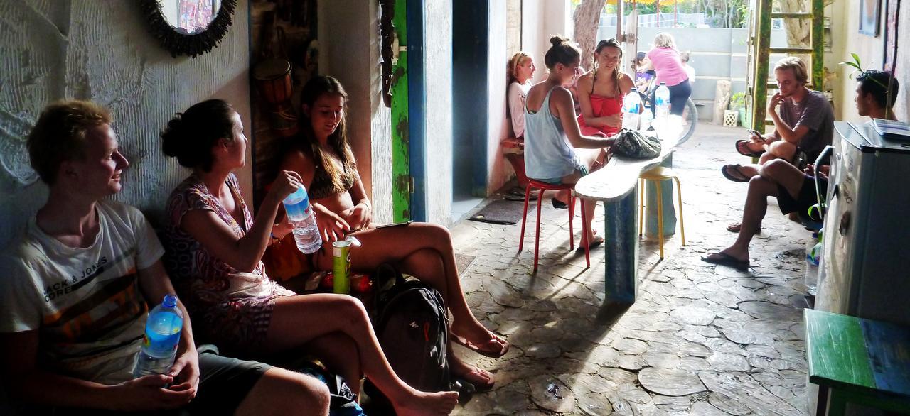 Gipsy Backpackers Pansiyon Gili Trawangan Dış mekan fotoğraf